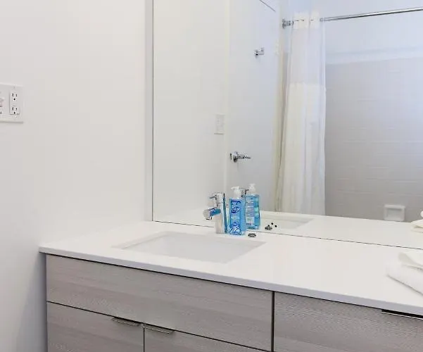 Envitae 2br Vibrant High-rise Penthouse Chicago